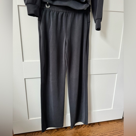 Lululemon Softstreme High-Rise Pant Regular (part of a set) - Picture 5 of 6